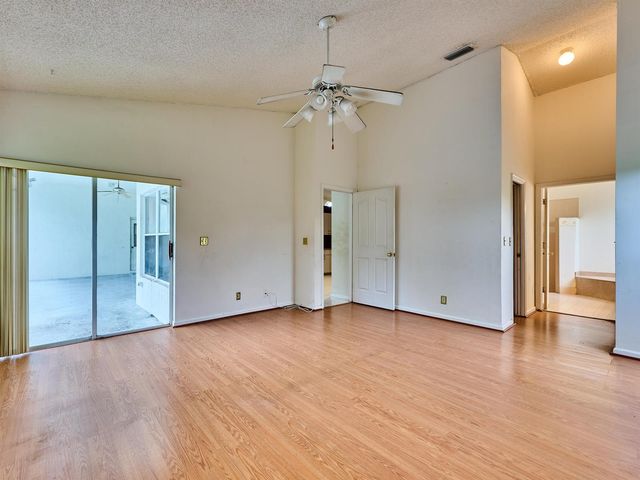 4610 NW 100th Way, Coral Springs, FL 33076