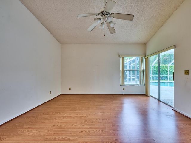 4610 NW 100th Way, Coral Springs, FL 33076