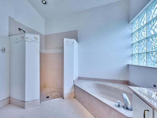 4610 NW 100th Way, Coral Springs, FL 33076