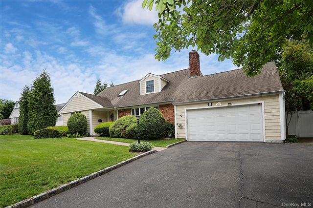 30 Todd Drive E, Glen Head, NY 11545