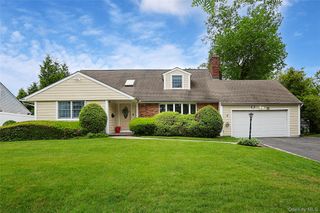 30 Todd Drive E, Glen Head, NY 11545