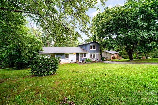 6 Hillview Circle, Asheville, NC 28805