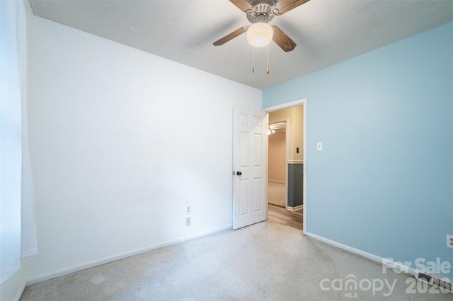 6 Hillview Circle, Asheville, NC 28805