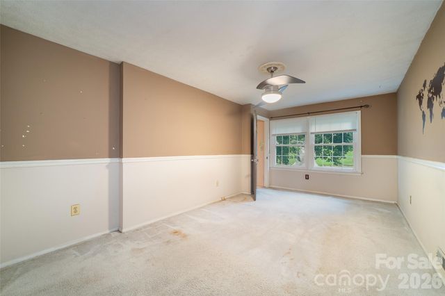 6 Hillview Circle, Asheville, NC 28805