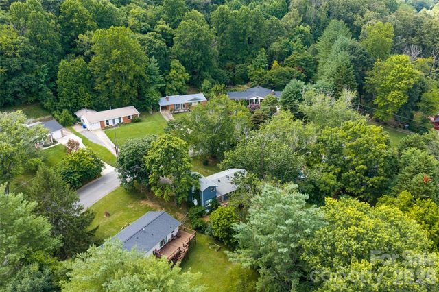 6 Hillview Circle, Asheville, NC 28805