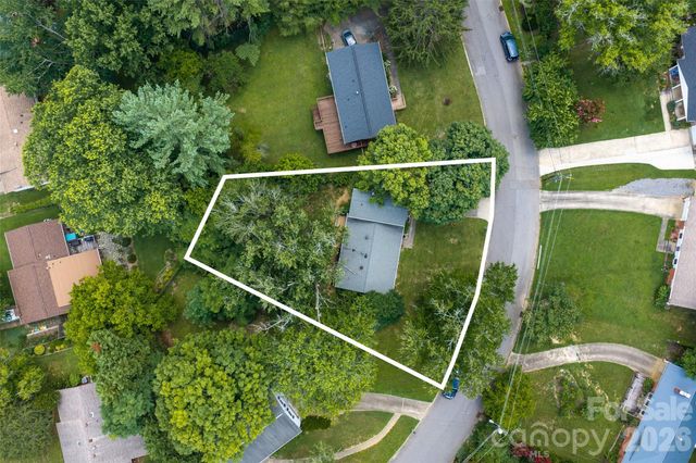 6 Hillview Circle, Asheville, NC 28805