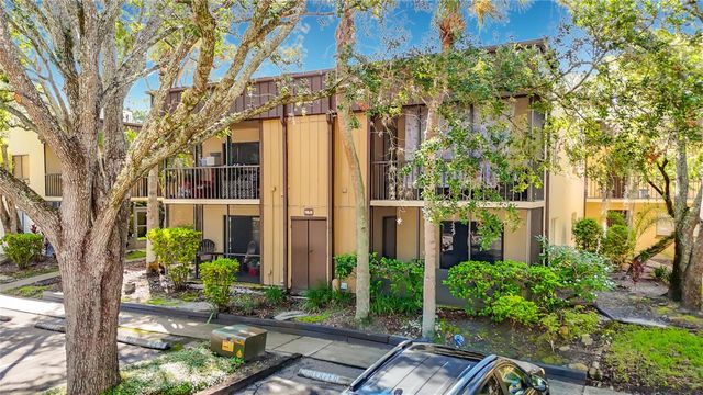 11805 RAINTREE LAKE LN D, Temple Terrace, FL 33617