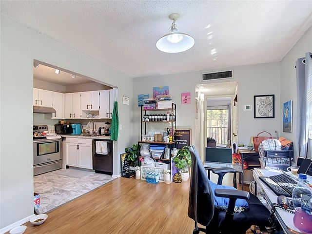 11805 RAINTREE LAKE LN D, Temple Terrace, FL 33617