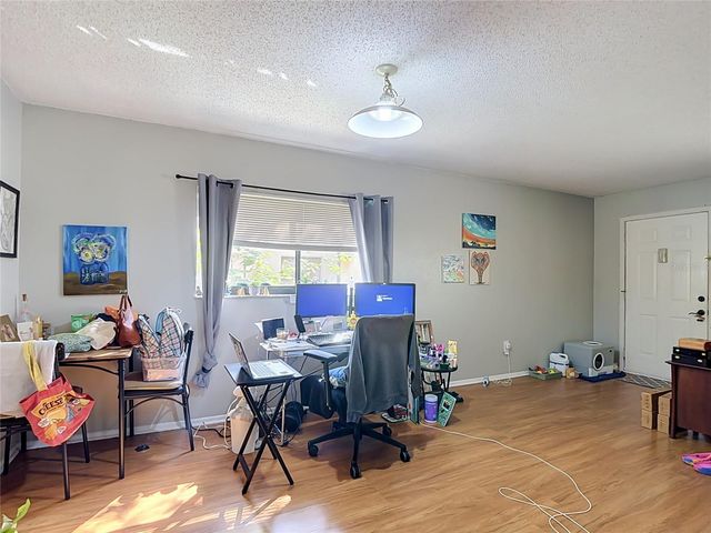 11805 RAINTREE LAKE LN D, Temple Terrace, FL 33617