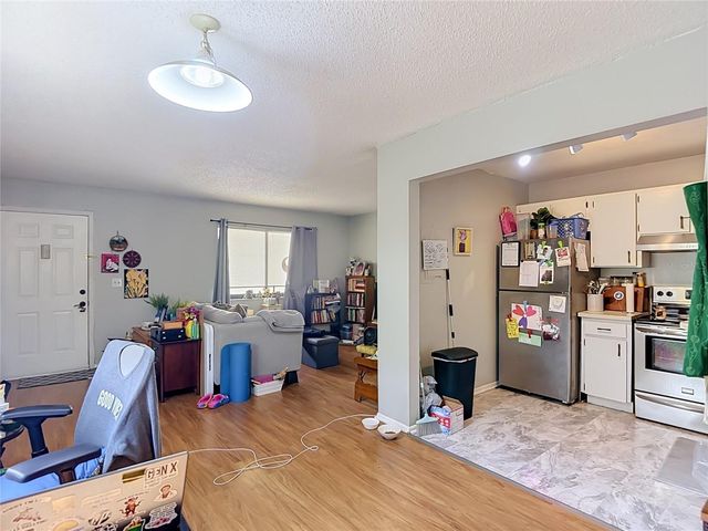 11805 RAINTREE LAKE LN D, Temple Terrace, FL 33617