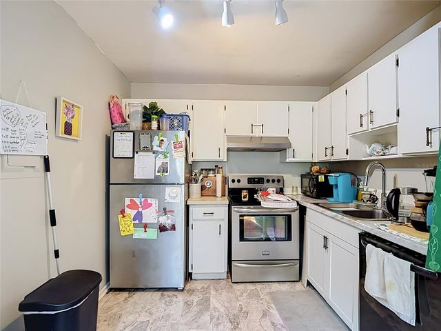 11805 RAINTREE LAKE LN D, Temple Terrace, FL 33617