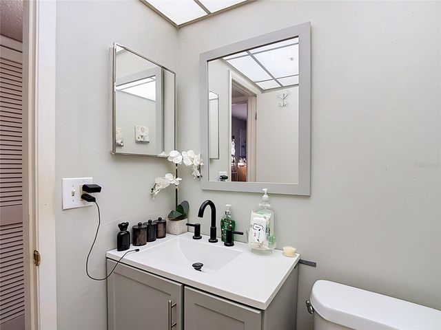 11805 RAINTREE LAKE LN D, Temple Terrace, FL 33617
