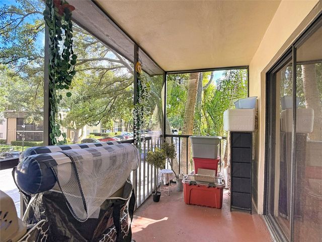 11805 RAINTREE LAKE LN D, Temple Terrace, FL 33617