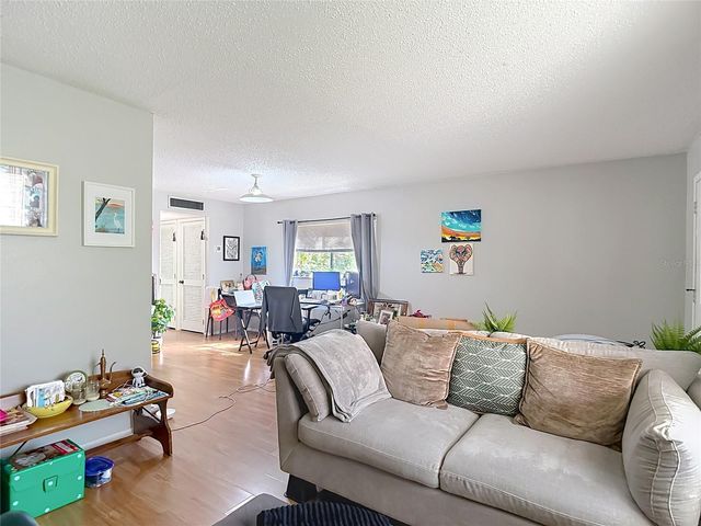 11805 RAINTREE LAKE LN D, Temple Terrace, FL 33617