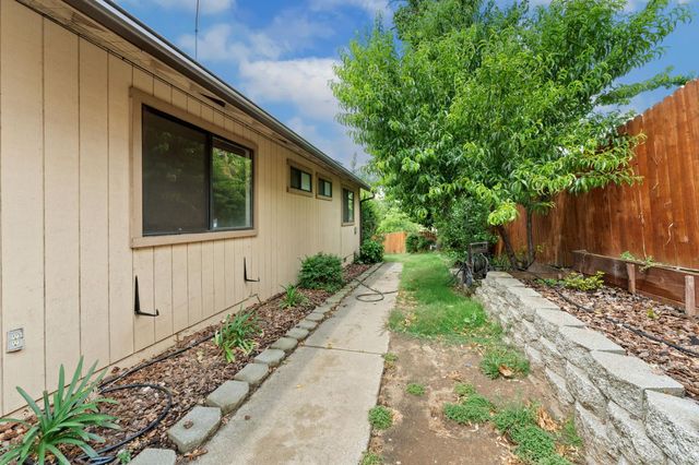 4401 Pennsylvania Ave, Fair Oaks, CA 95628