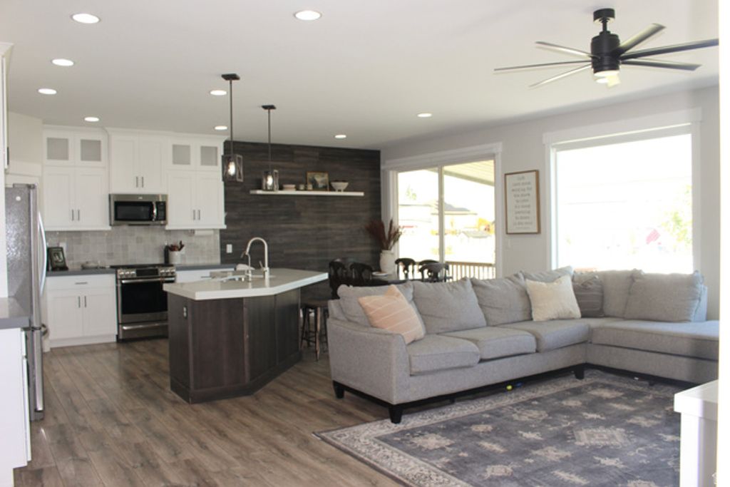 13693 S BLAYDE DR, Herriman, UT 84096 — photo 2
