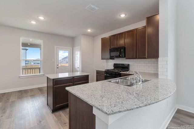 8803 Lemon Verbena, Elmendorf, TX 78112