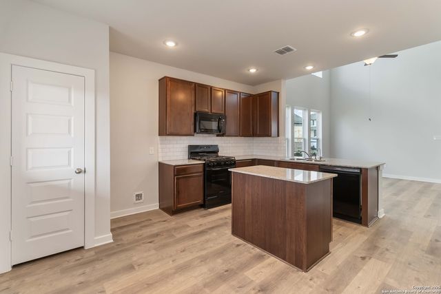 8803 Lemon Verbena, Elmendorf, TX 78112