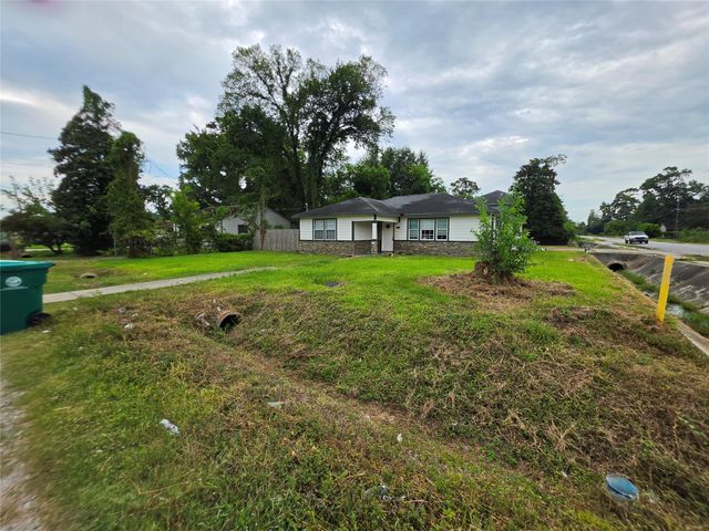 8202 Laura Koppe Road, Houston, TX 77028