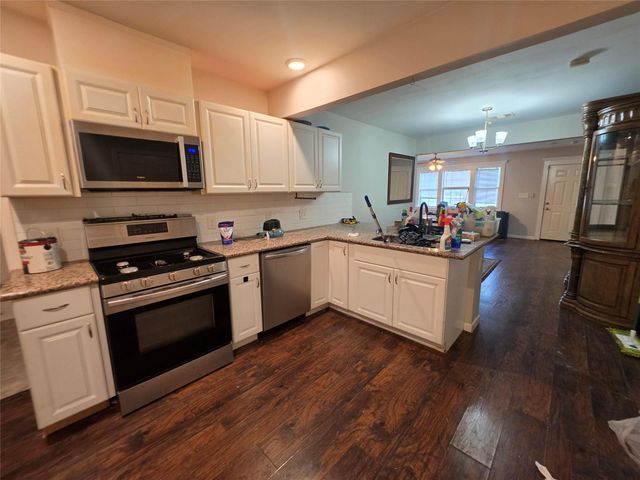 8202 Laura Koppe Road, Houston, TX 77028