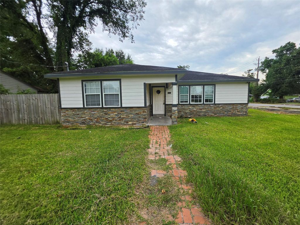 8202 Laura Koppe Road, Houston, TX 77028