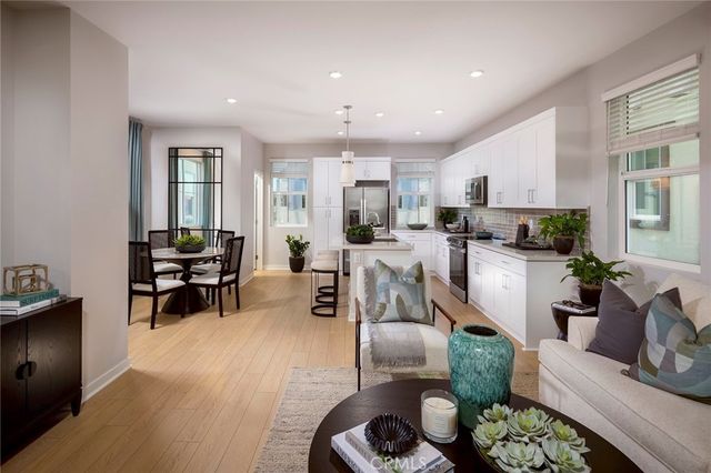 6053 Arches Way, Eastvale, CA 92880