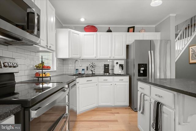 7036 GARDEN WALK, Columbia, MD 21044