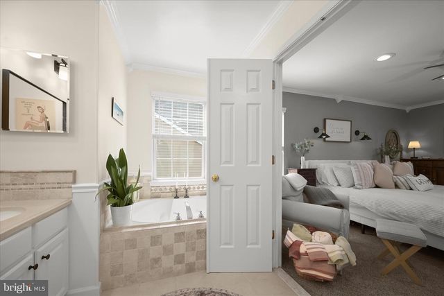 7036 GARDEN WALK, Columbia, MD 21044