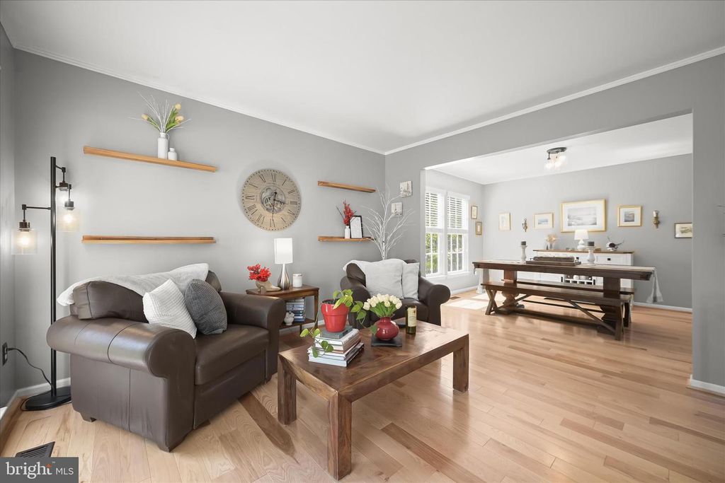 Image 11 of property listing at 7036 GARDEN WALK, Columbia, MD 21044