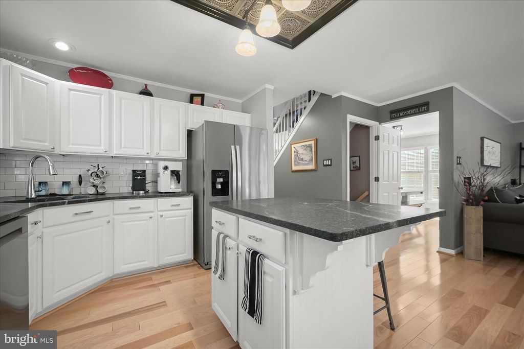Image 17 of property listing at 7036 GARDEN WALK, Columbia, MD 21044