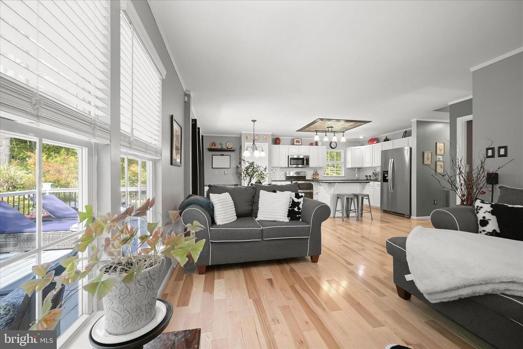 Image 25 of property listing at 7036 GARDEN WALK, Columbia, MD 21044
