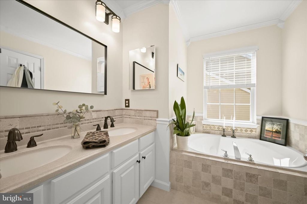 Image 31 of property listing at 7036 GARDEN WALK, Columbia, MD 21044