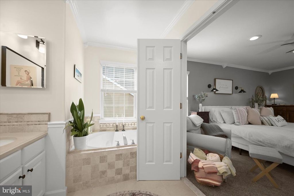Image 33 of property listing at 7036 GARDEN WALK, Columbia, MD 21044