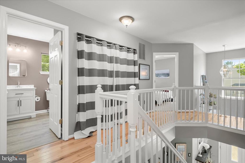 Image 35 of property listing at 7036 GARDEN WALK, Columbia, MD 21044