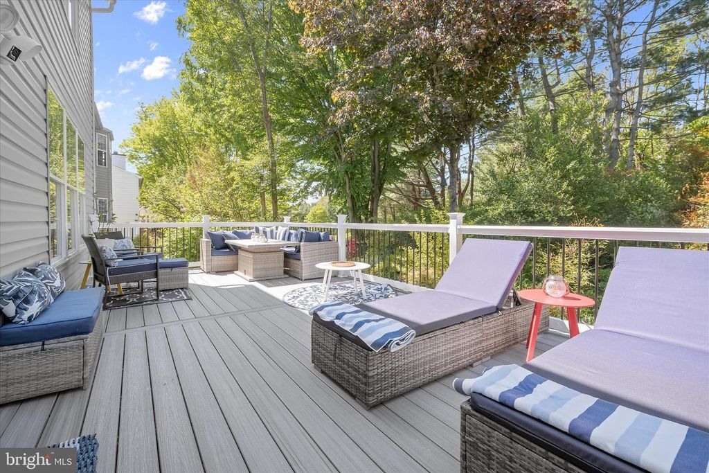 Image 4 of property listing at 7036 GARDEN WALK, Columbia, MD 21044
