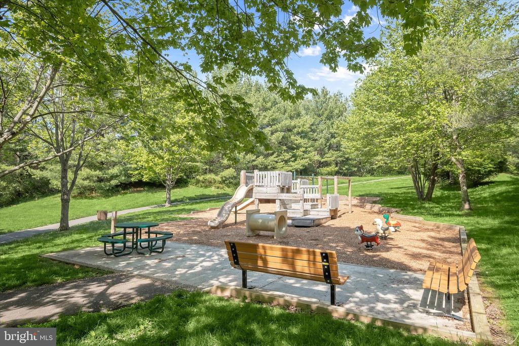 Image 58 of property listing at 7036 GARDEN WALK, Columbia, MD 21044