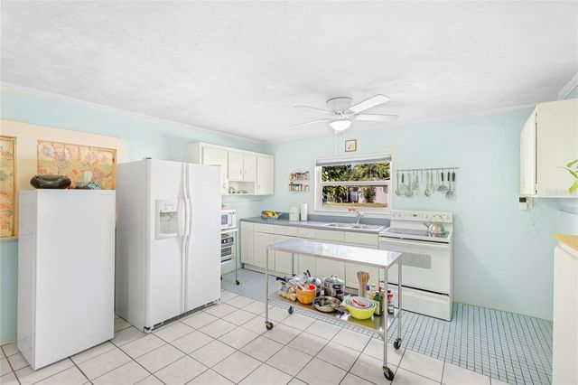 4030 WORCESTER ROAD, Sarasota, FL 34231