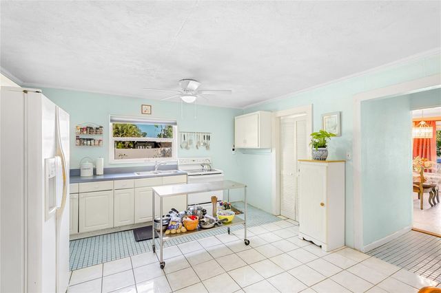 4030 WORCESTER ROAD, Sarasota, FL 34231