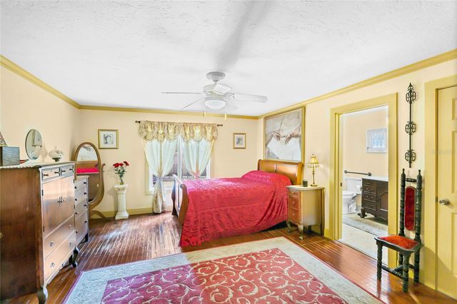 4030 WORCESTER ROAD, Sarasota, FL 34231