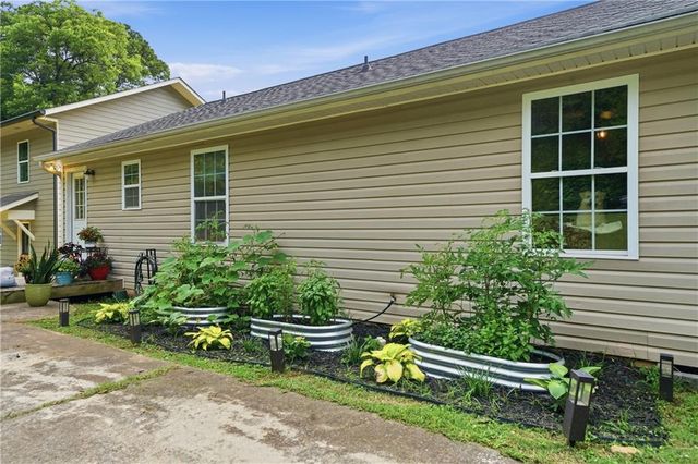 16 Moody Street, Cartersville, GA 30120