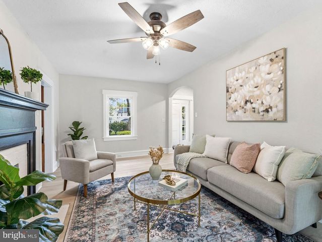 4 2ND ST, Riverton, NJ 08077