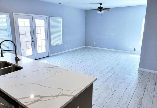 8203 Oak Knoll Lane B, Houston, TX 77028