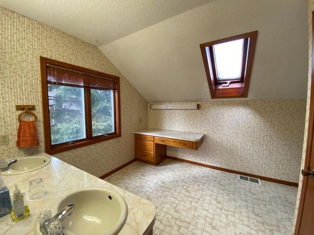 2473 SE Marshall Street, Albert Lea, MN 56007