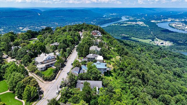 1001 E Brow Road, Lookout Mountain, TN 37350