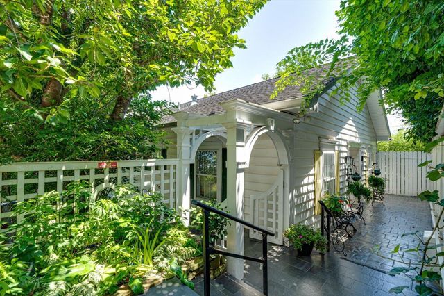 1001 E Brow Road, Lookout Mountain, TN 37350