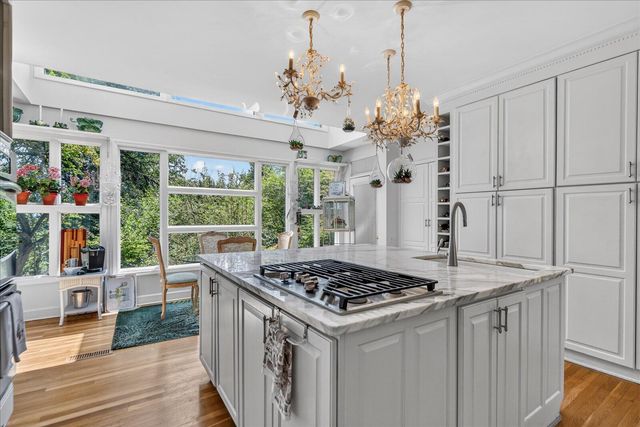 1001 E Brow Road, Lookout Mountain, TN 37350