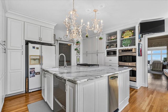 1001 E Brow Road, Lookout Mountain, TN 37350