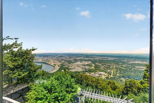 1001 E Brow Road, Lookout Mountain, TN 37350