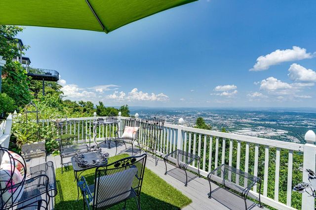 1001 E Brow Road, Lookout Mountain, TN 37350