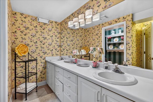 1001 E Brow Road, Lookout Mountain, TN 37350